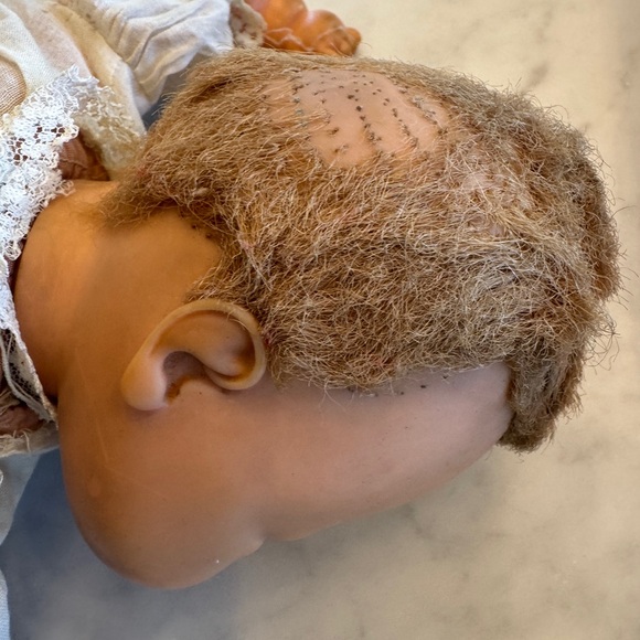 Vintage 1960s Mattel Tiny Thumbelina Doll plus her outfits & She Still Works! - Picture 17 of 17